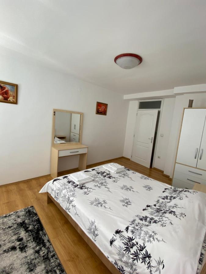 Apartman - Stan Na Dan Lenjinka Apartman Vranje Kültér fotó